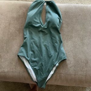 One piece swim